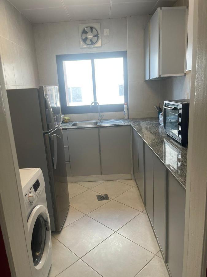 Smz Hotel Apartment Дубай Экстерьер фото